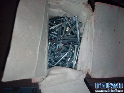 库存五金杂件 钉子、螺丝、窗钩等实用配件介绍